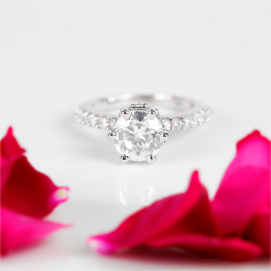 Centre Charm solitaire