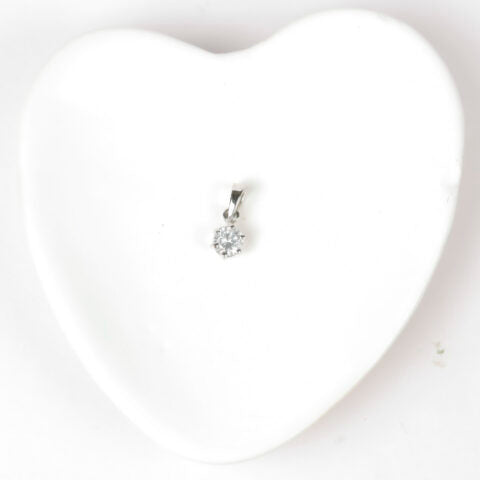 6 Prongs Solitaire Pendant