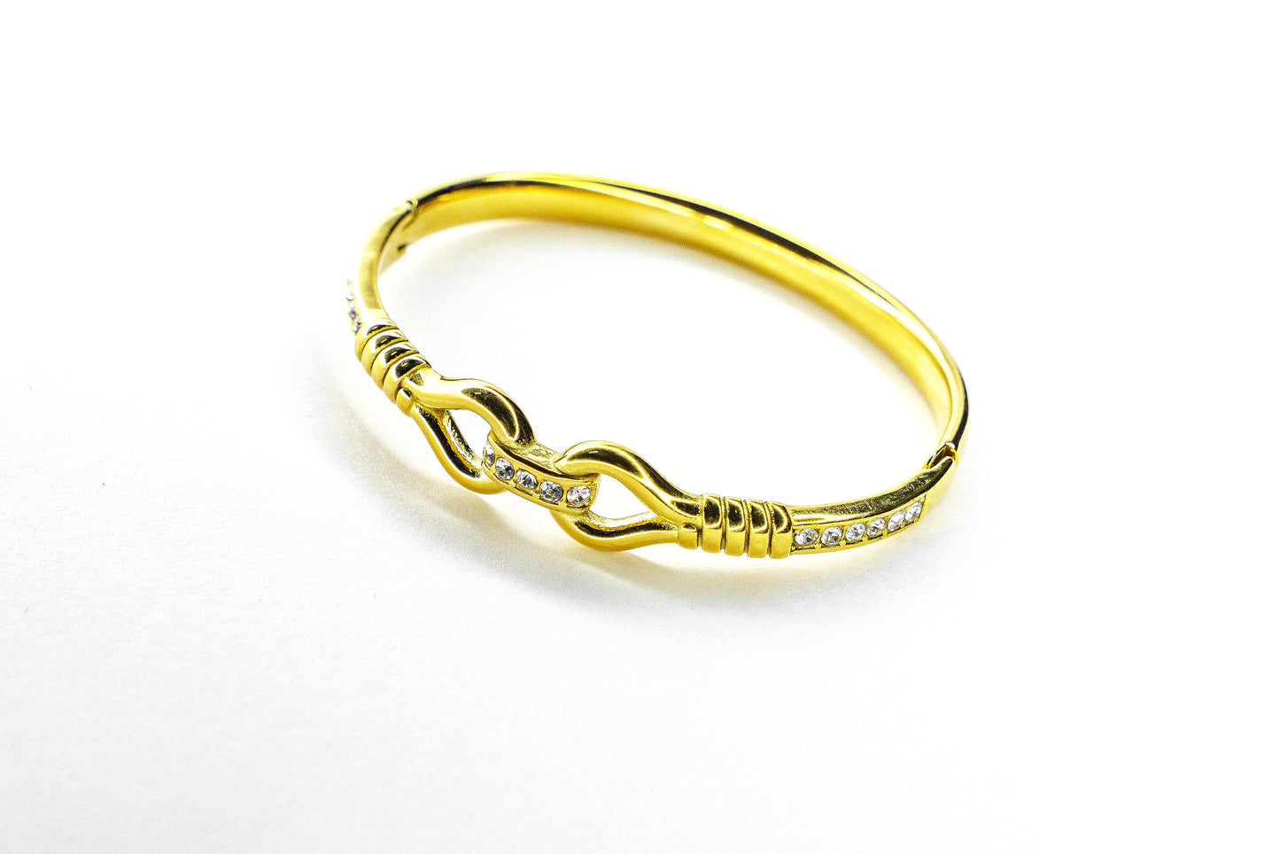 Trendy Bracelet for Daily and Casual Wear