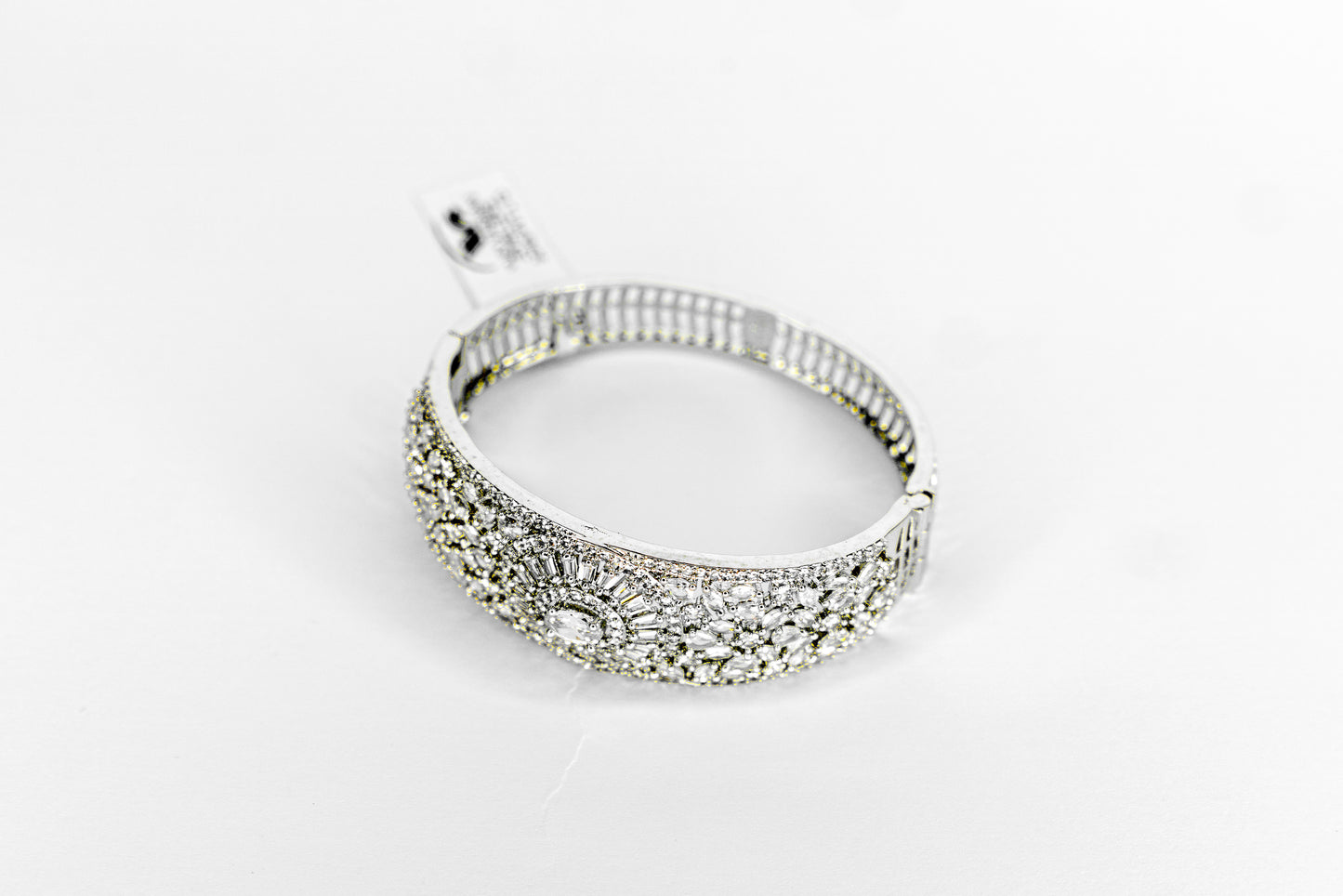 White Stone Chunky Bead Bracelet – Bold Look for Outings